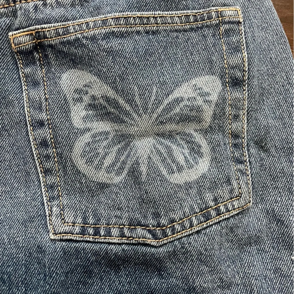 Refuge Denim Chelsea Short Women’s Size 7 with Butterfly Print - Picture 6 of 7